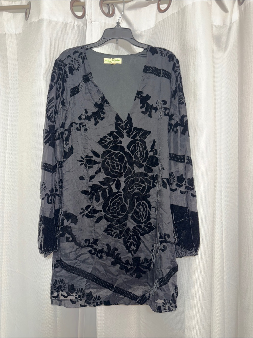Staring at Stars- Women's Black Velvet Burnout Floral V-Neck Dress